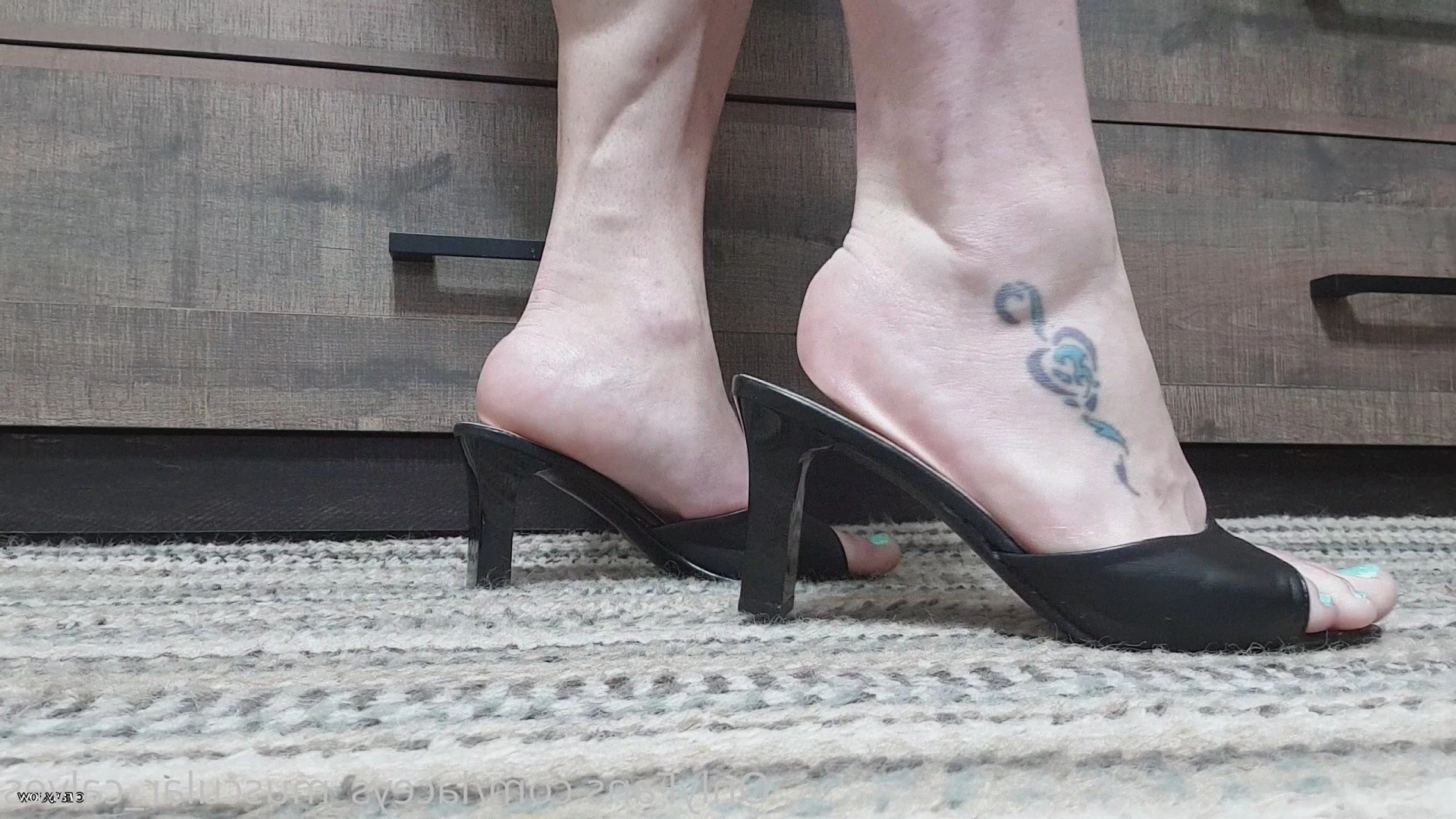 Ms Lacey Loveless [ laceys_muscular_calves ] Onlyfans leaked photo 3449332 on Hotleaks.tv