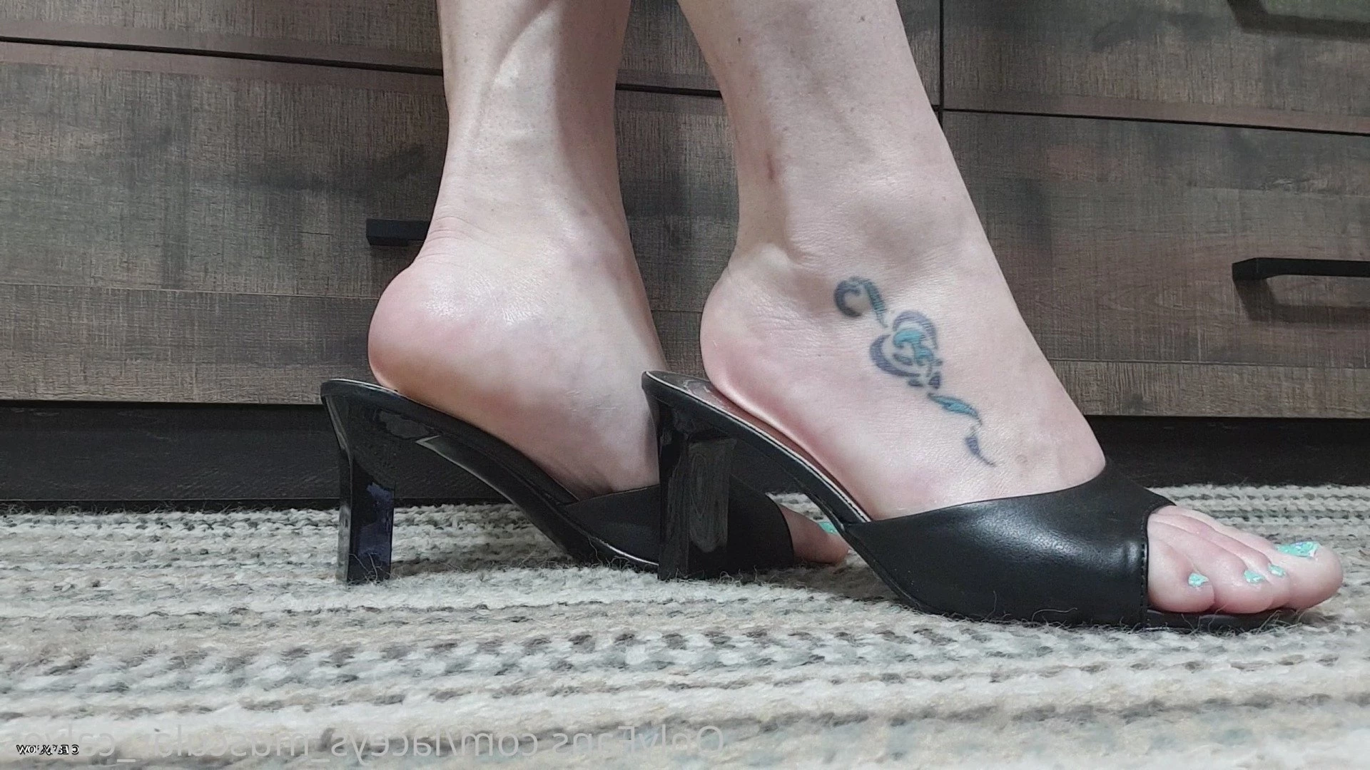 Ms Lacey Loveless [ laceys_muscular_calves ] Onlyfans leaked photo 3451831 on Hotleaks.tv