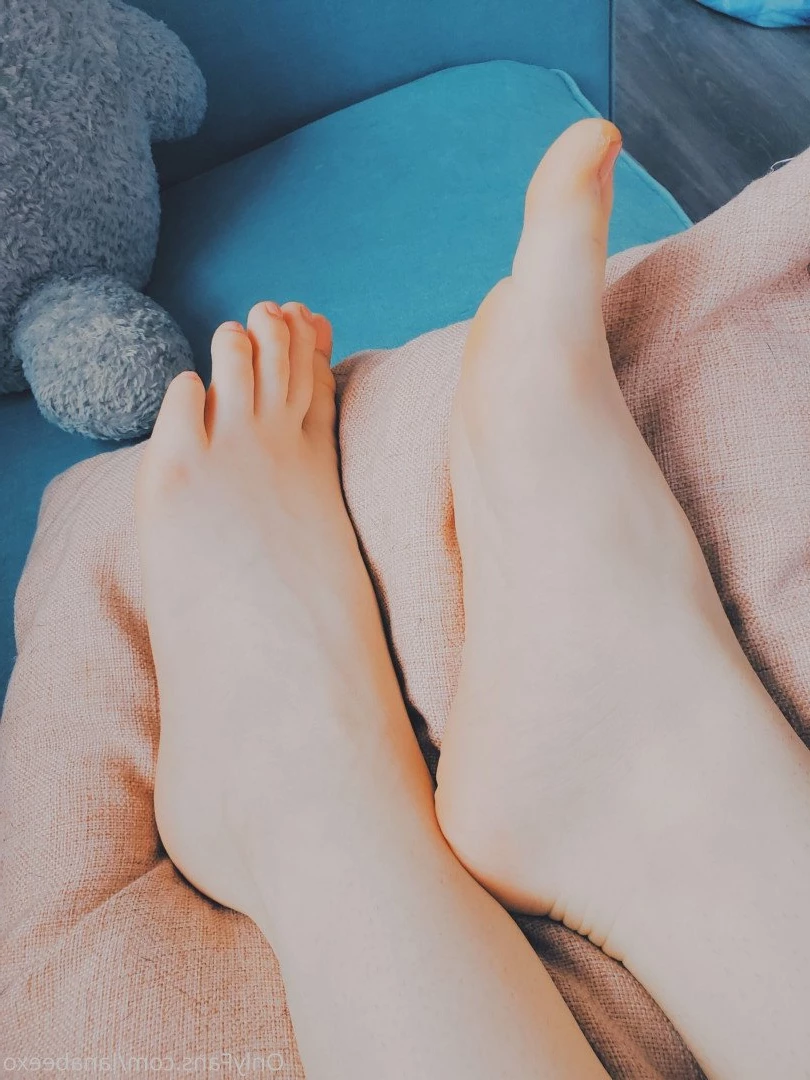 Lana Bee 🐶 (they/them) [ lanabeexo ] Onlyfans leaked photo 3230758 on Hotleaks.tv