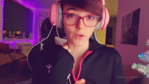Lana Bee 🐶 (they/them) [ lanabeexo ] Onlyfans leaked video 8926018 on Hotleaks.tv