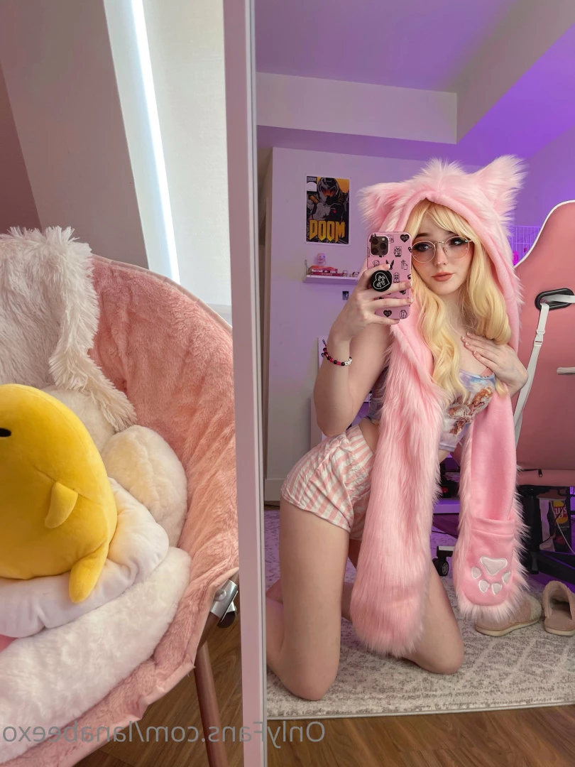 Lana Bee 🐶 (they/them) [ lanabeexo ] Onlyfans leaked photo 9435730 on Hotleaks.tv