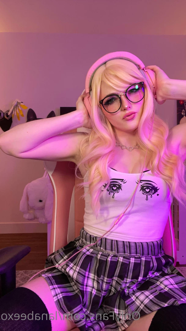 Lana Bee 🐶 (they/them) [ lanabeexo ] Onlyfans leaked photo 9442684 on Hotleaks.tv