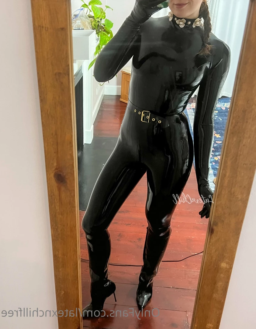 🆓🖤Miss Chill‘s Clips - LATEXnCHILL [ latexnchillfree ] Onlyfans leaked photo 9430389 on Hotleaks.tv