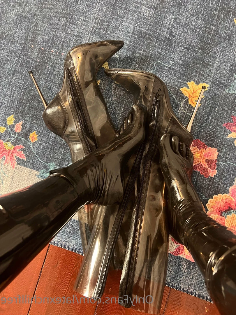 🆓🖤Miss Chill‘s Clips - LATEXnCHILL [ latexnchillfree ] Onlyfans leaked photo 9431353 on Hotleaks.tv
