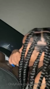 1372297