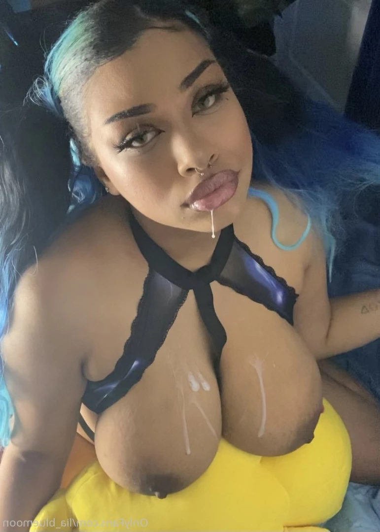 Lia [ lia_bluemoon ] Onlyfans leaked photo 6265311 on Hotleaks.tv
