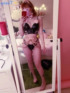18573693