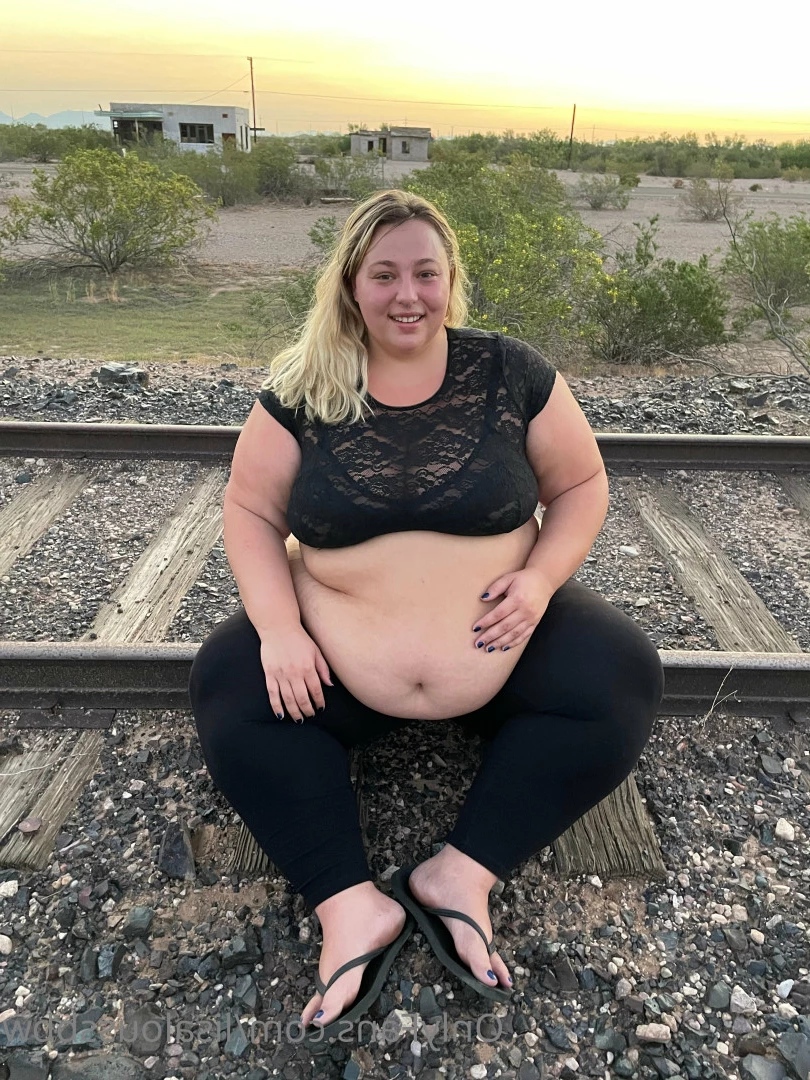 LisaLou [ lisaloussbbw ] Onlyfans leaked photo 6236374 on Hotleaks.tv