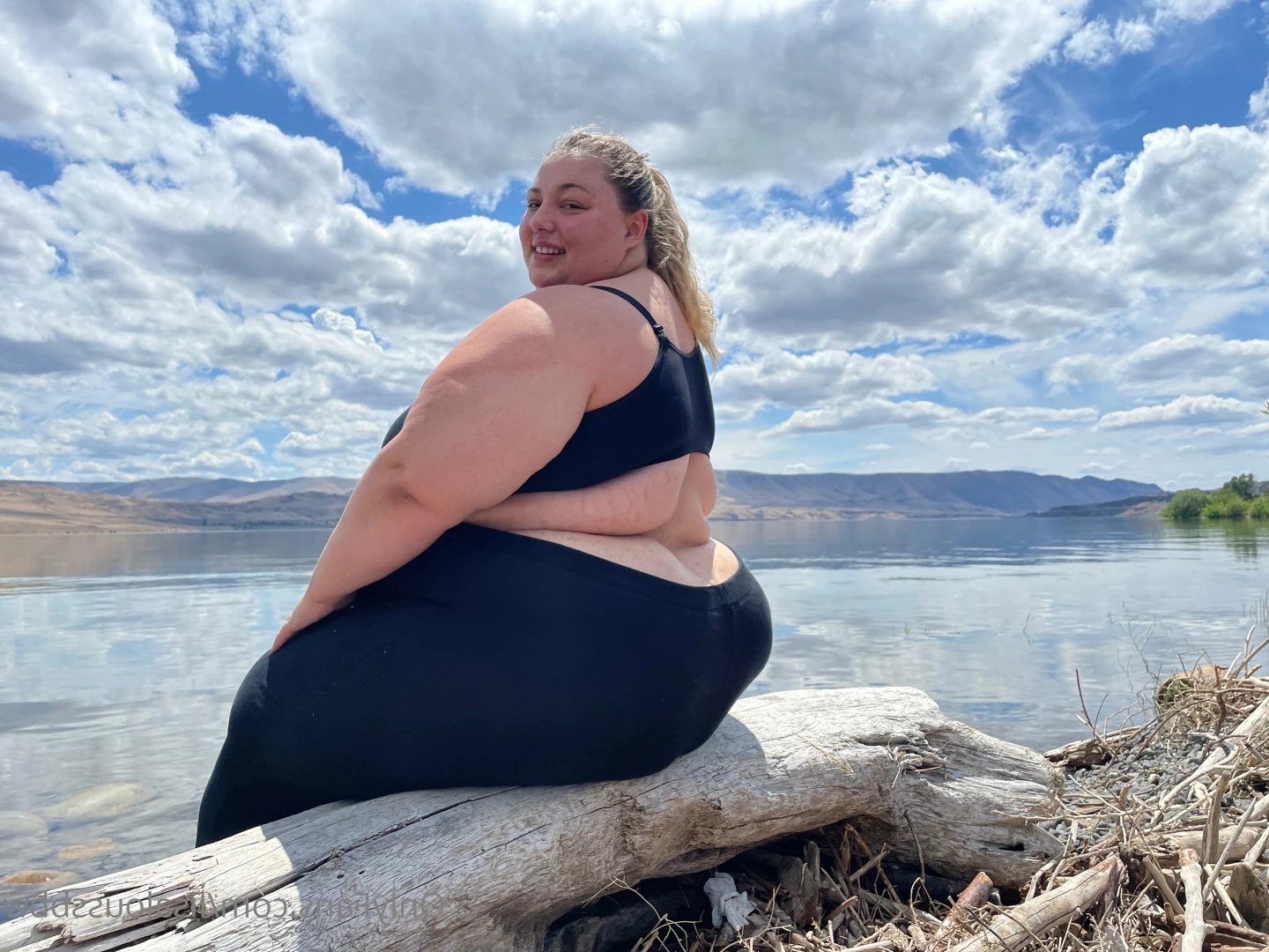 LisaLou [ lisaloussbbw ] Onlyfans leaked photo 6238813 on Hotleaks.tv