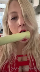 Lizzy Loves 🚀 🅲🆁🆈🅿🆃🅾 🅲🅾🅸🅽🆂 [ lizzyminx ] Onlyfans leaked video 10614865 on Hotleaks.tv