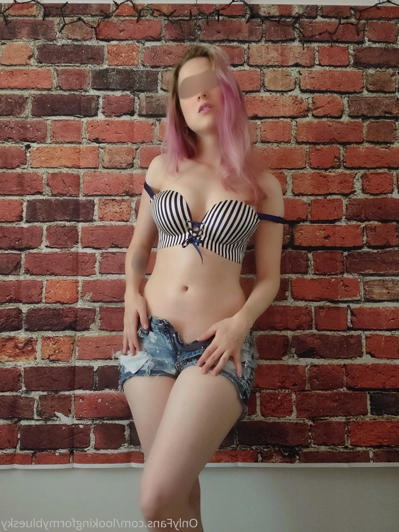 Miss Blue [ lookingformybluesky ] Onlyfans leaked photo 10351206 on Hotleaks.tv