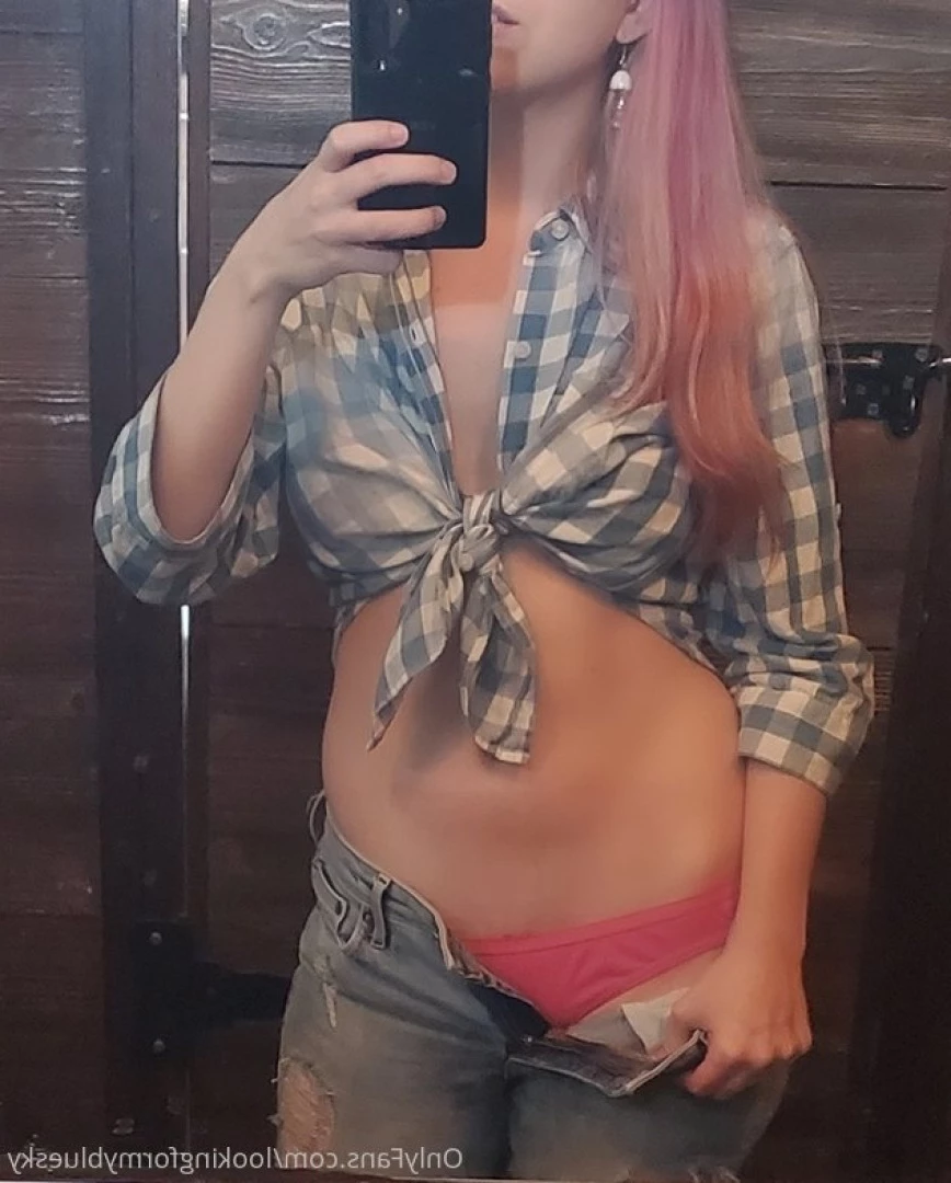Miss Blue [ lookingformybluesky ] Onlyfans leaked photo 10357712 on Hotleaks.tv