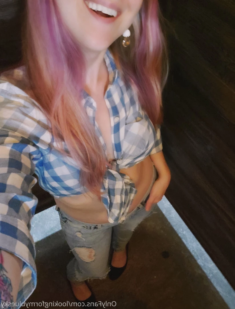 Miss Blue [ lookingformybluesky ] Onlyfans leaked photo 10359515 on Hotleaks.tv