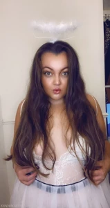 5771884
