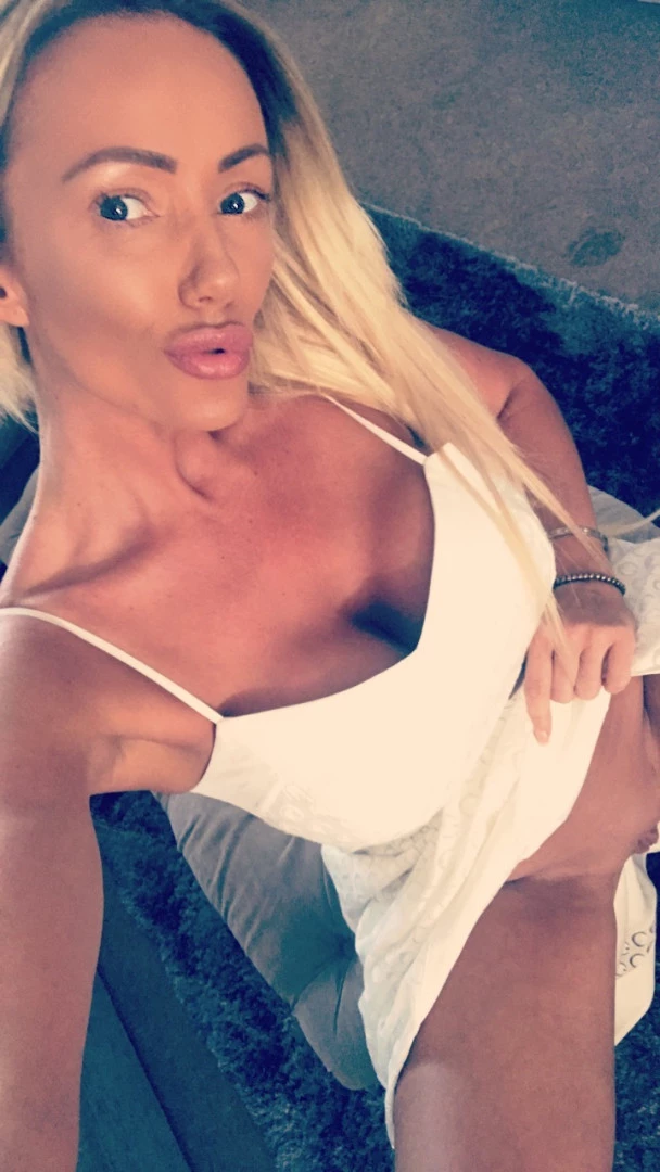 🇬🇧𝙇𝙐𝘾𝙔𝙕𝘼𝙍𝘼🇬🇧 𝙐𝙆 '𝙎 𝙃𝙊𝙏𝙏𝙀𝙎𝙏 𝙋𝙊𝙎𝙃 𝙈𝙄𝙇𝙁  😈 [ lucyzara ] Onlyfans leaked photo 9365137 on Hotleaks.tv