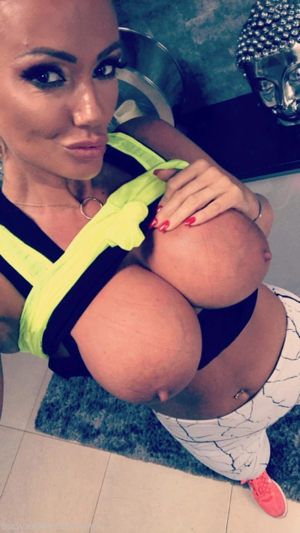 🇬🇧𝙇𝙐𝘾𝙔𝙕𝘼𝙍𝘼🇬🇧 𝙐𝙆 '𝙎 𝙃𝙊𝙏𝙏𝙀𝙎𝙏 𝙋𝙊𝙎𝙃 𝙈𝙄𝙇𝙁  😈 [ lucyzara ] Onlyfans leaked photo 9373642 on Hotleaks.tv