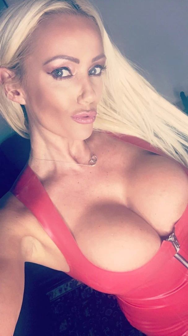 🇬🇧𝙇𝙐𝘾𝙔𝙕𝘼𝙍𝘼🇬🇧 𝙐𝙆 '𝙎 𝙃𝙊𝙏𝙏𝙀𝙎𝙏 𝙋𝙊𝙎𝙃 𝙈𝙄𝙇𝙁  😈 [ lucyzara ] Onlyfans leaked photo 9407018 on Hotleaks.tv