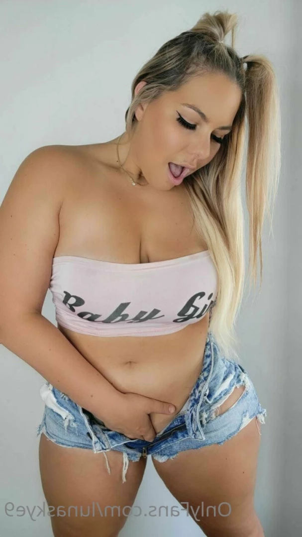 🟢 𝘿𝙤𝙢𝙢𝙚 𝙈𝙞𝙡𝙛 𝙊𝙣𝙡𝙞𝙣𝙚 𝙉𝙤𝙬 🟢 [ lunaskye9 ] Onlyfans leaked photo 11874319 on Hotleaks.tv