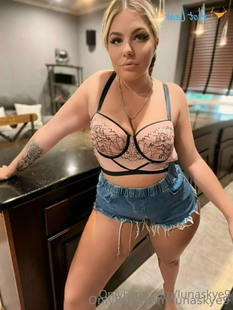 🟢 𝘿𝙤𝙢𝙢𝙚 𝙈𝙞𝙡𝙛 𝙊𝙣𝙡𝙞𝙣𝙚 𝙉𝙤𝙬 🟢 [ lunaskye9 ] Onlyfans leaked photo 13151763 on Hotleaks.tv