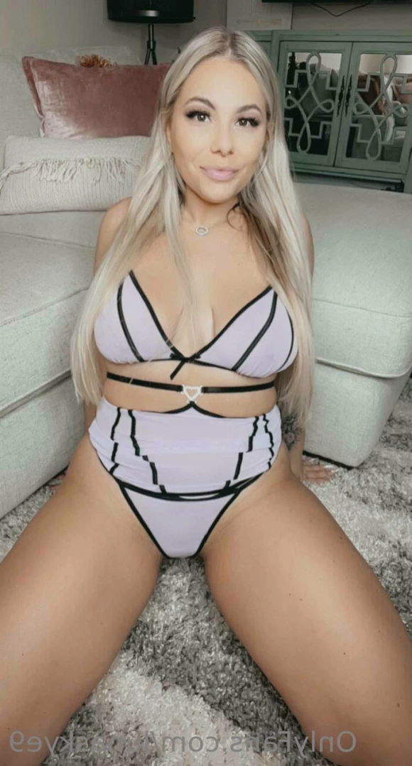 🟢 𝘿𝙤𝙢𝙢𝙚 𝙈𝙞𝙡𝙛 𝙊𝙣𝙡𝙞𝙣𝙚 𝙉𝙤𝙬 🟢 [ lunaskye9 ] Onlyfans leaked photo 13154880 on Hotleaks.tv