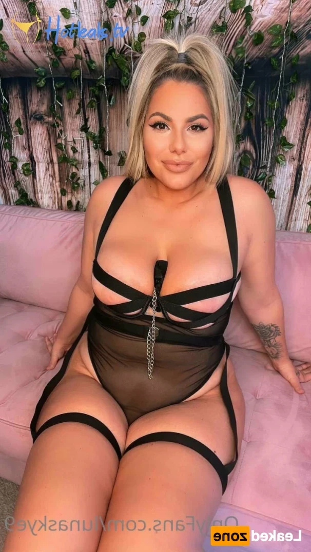 🟢 𝘿𝙤𝙢𝙢𝙚 𝙈𝙞𝙡𝙛 𝙊𝙣𝙡𝙞𝙣𝙚 𝙉𝙤𝙬 🟢 [ lunaskye9 ] Onlyfans leaked photo 14174125 on Hotleaks.tv
