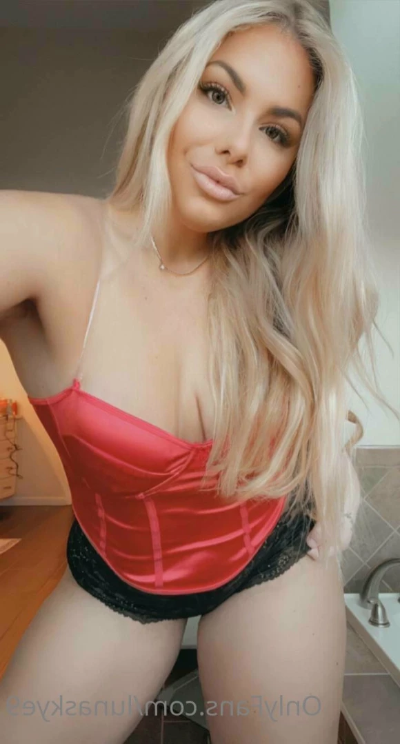 🟢 𝘿𝙤𝙢𝙢𝙚 𝙈𝙞𝙡𝙛 𝙊𝙣𝙡𝙞𝙣𝙚 𝙉𝙤𝙬 🟢 [ lunaskye9 ] Onlyfans leaked photo 15477219 on Hotleaks.tv