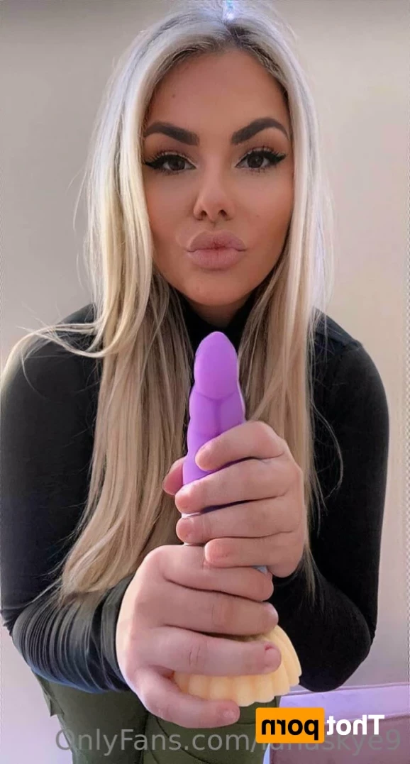 🟢 𝘿𝙤𝙢𝙢𝙚 𝙈𝙞𝙡𝙛 𝙊𝙣𝙡𝙞𝙣𝙚 𝙉𝙤𝙬 🟢 [ lunaskye9 ] Onlyfans leaked photo 15839523 on Hotleaks.tv