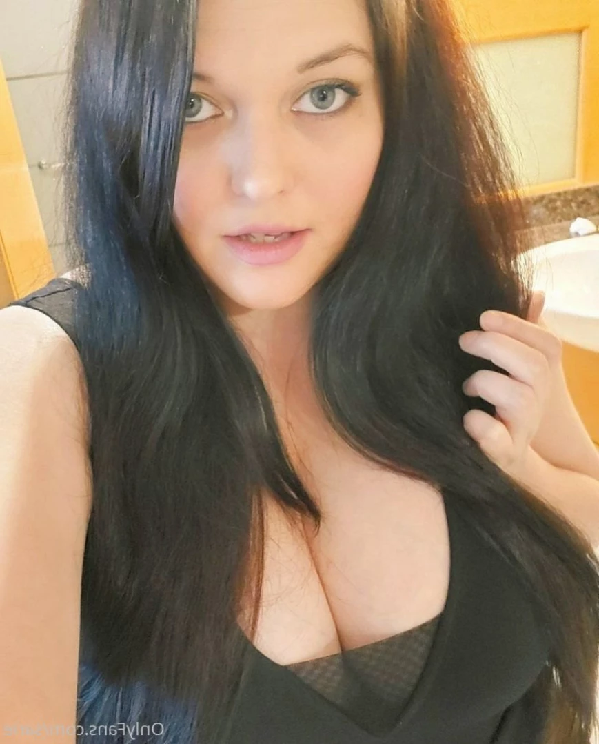 🇶 🇺 🇪 🇪 🇳  𝒐𝒇 𝒕𝒉𝒆 𝑻𝒊𝒕𝒔🤤 [ luvmeonlysarah ] Onlyfans leaked photo 12196975 on Hotleaks.tv