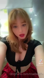 4910189