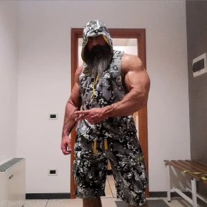 3082316
