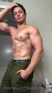 4910518