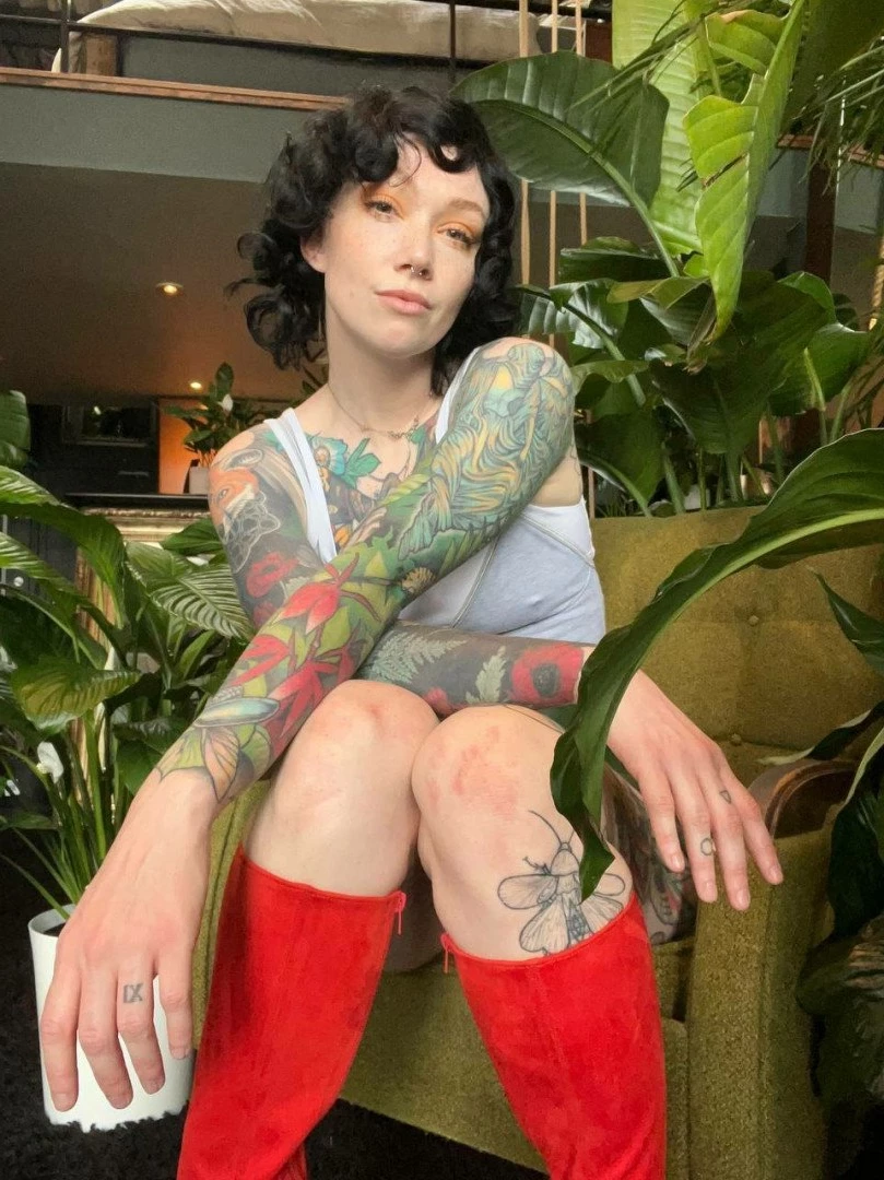 𝓈𝓂𝒶𝓁𝓁 𝓉𝒾𝓉𝓉𝓎 𝕘𝕠𝕥𝕙 𝕘𝕚𝕣𝕝𝕗𝕣𝕚𝕖𝕟𝕕 🦇 [ matildassecret ] Onlyfans leaked photo 3033419 on Hotleaks.tv