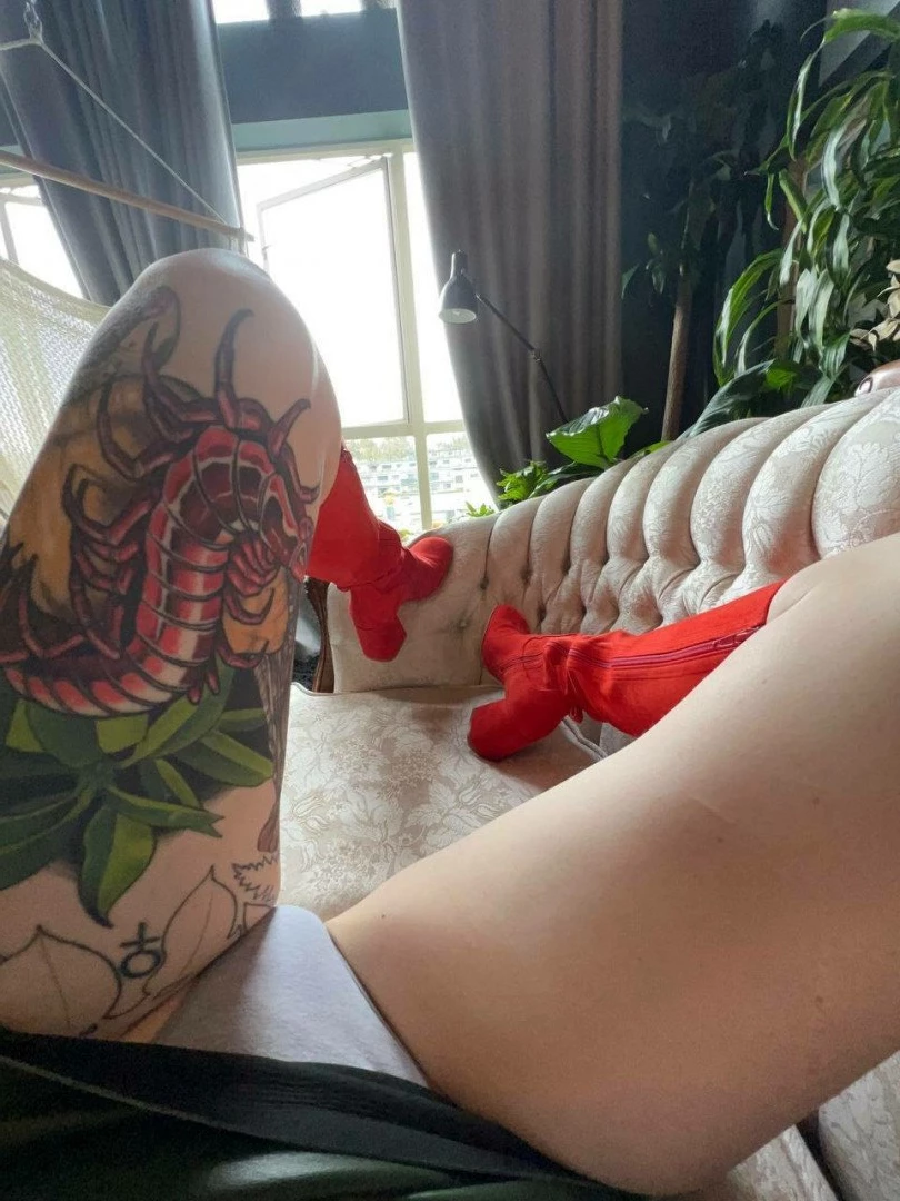 𝓈𝓂𝒶𝓁𝓁 𝓉𝒾𝓉𝓉𝓎 𝕘𝕠𝕥𝕙 𝕘𝕚𝕣𝕝𝕗𝕣𝕚𝕖𝕟𝕕 🦇 [ matildassecret ] Onlyfans leaked photo 3033489 on Hotleaks.tv