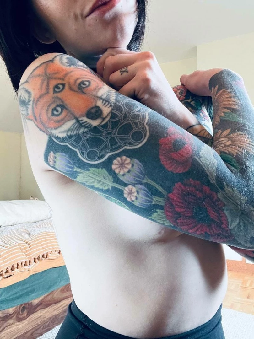 𝓈𝓂𝒶𝓁𝓁 𝓉𝒾𝓉𝓉𝓎 𝕘𝕠𝕥𝕙 𝕘𝕚𝕣𝕝𝕗𝕣𝕚𝕖𝕟𝕕 🦇 [ matildassecret ] Onlyfans leaked photo 3033573 on Hotleaks.tv