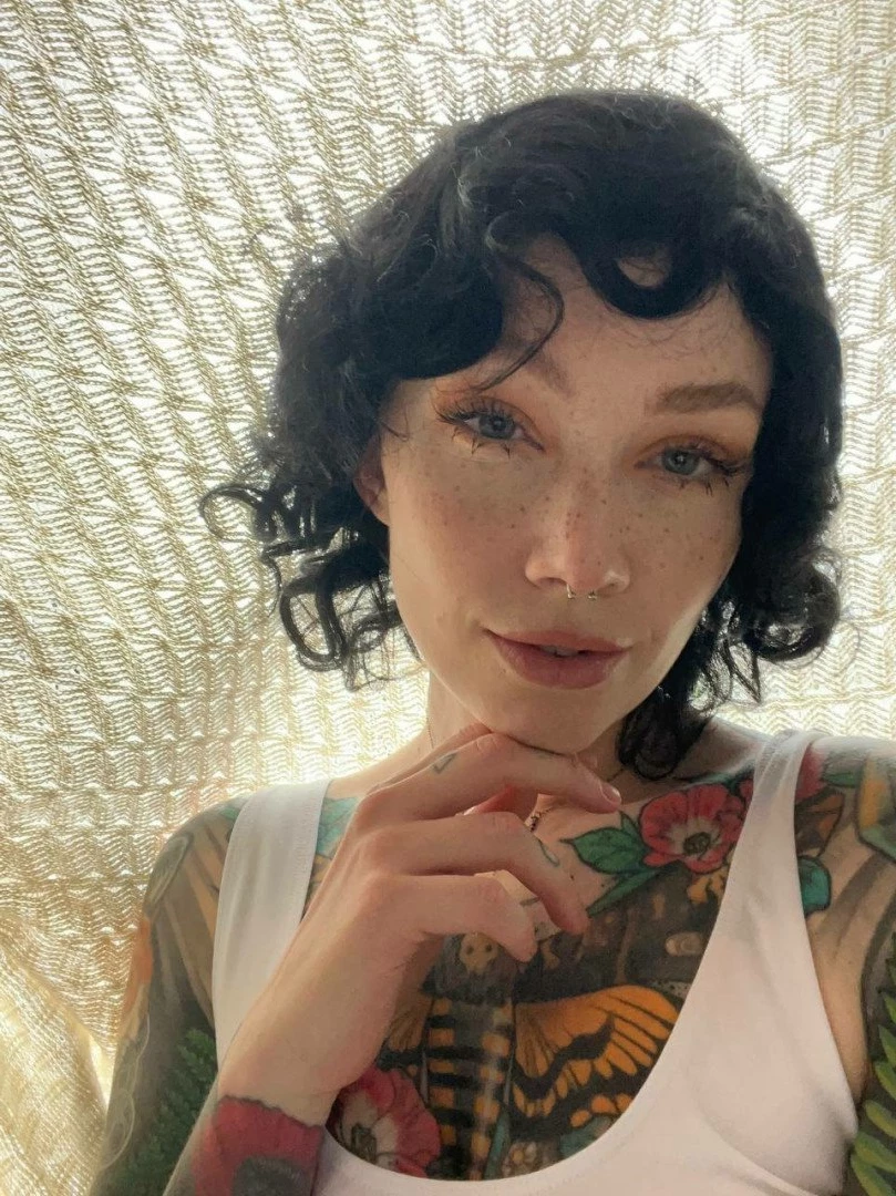 𝓈𝓂𝒶𝓁𝓁 𝓉𝒾𝓉𝓉𝓎 𝕘𝕠𝕥𝕙 𝕘𝕚𝕣𝕝𝕗𝕣𝕚𝕖𝕟𝕕 🦇 [ matildassecret ] Onlyfans leaked photo 3033674 on Hotleaks.tv
