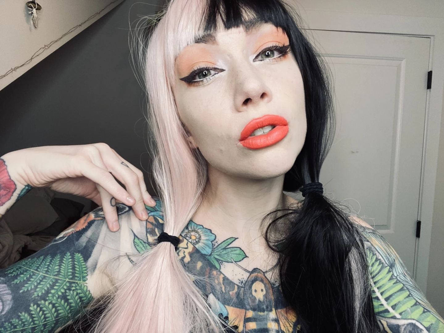 𝓈𝓂𝒶𝓁𝓁 𝓉𝒾𝓉𝓉𝓎 𝕘𝕠𝕥𝕙 𝕘𝕚𝕣𝕝𝕗𝕣𝕚𝕖𝕟𝕕 🦇 [ matildassecret ] Onlyfans leaked photo 11464923 on Hotleaks.tv