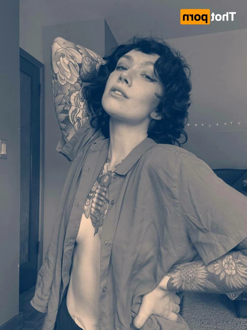 𝓈𝓂𝒶𝓁𝓁 𝓉𝒾𝓉𝓉𝓎 𝕘𝕠𝕥𝕙 𝕘𝕚𝕣𝕝𝕗𝕣𝕚𝕖𝕟𝕕 🦇 [ matildassecret ] Onlyfans leaked photo 11597279 on Hotleaks.tv