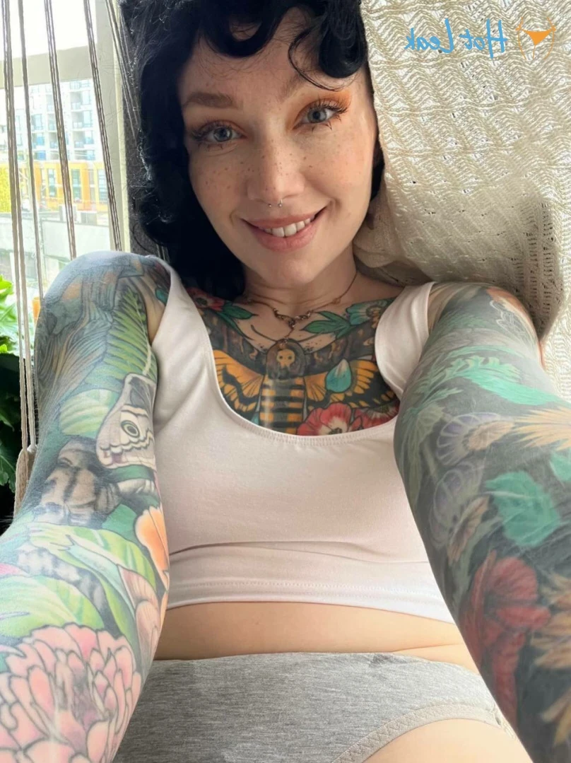 𝓈𝓂𝒶𝓁𝓁 𝓉𝒾𝓉𝓉𝓎 𝕘𝕠𝕥𝕙 𝕘𝕚𝕣𝕝𝕗𝕣𝕚𝕖𝕟𝕕 🦇 [ matildassecret ] Onlyfans leaked photo 11606335 on Hotleaks.tv