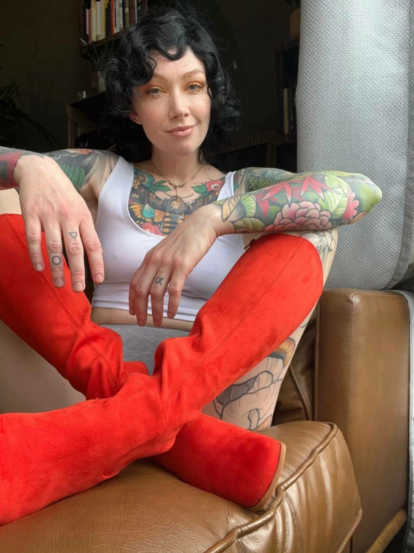 𝓈𝓂𝒶𝓁𝓁 𝓉𝒾𝓉𝓉𝓎 𝕘𝕠𝕥𝕙 𝕘𝕚𝕣𝕝𝕗𝕣𝕚𝕖𝕟𝕕 🦇 [ matildassecret ] Onlyfans leaked photo 11750091 on Hotleaks.tv