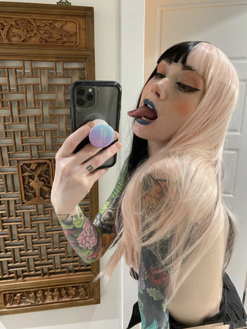 𝓈𝓂𝒶𝓁𝓁 𝓉𝒾𝓉𝓉𝓎 𝕘𝕠𝕥𝕙 𝕘𝕚𝕣𝕝𝕗𝕣𝕚𝕖𝕟𝕕 🦇 [ matildassecret ] Onlyfans leaked photo 12170609 on Hotleaks.tv