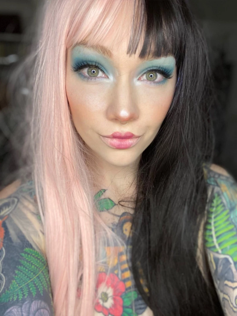 𝓈𝓂𝒶𝓁𝓁 𝓉𝒾𝓉𝓉𝓎 𝕘𝕠𝕥𝕙 𝕘𝕚𝕣𝕝𝕗𝕣𝕚𝕖𝕟𝕕 🦇 [ matildassecret ] Onlyfans leaked photo 12993440 on Hotleaks.tv