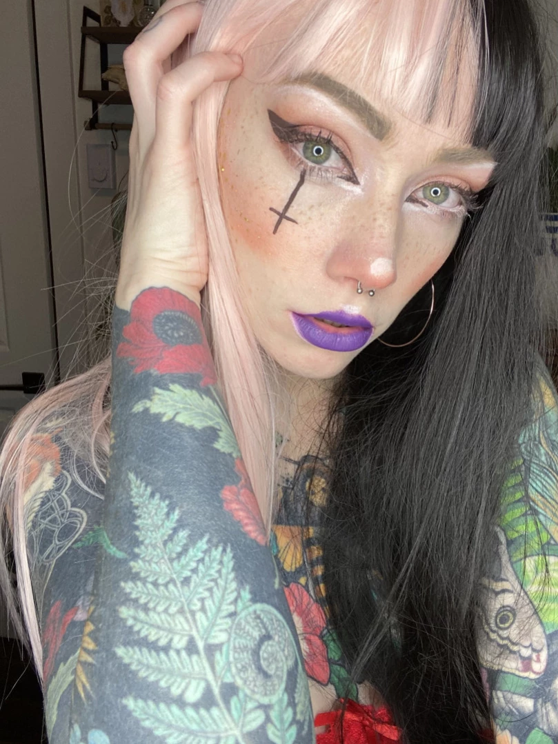 𝓈𝓂𝒶𝓁𝓁 𝓉𝒾𝓉𝓉𝓎 𝕘𝕠𝕥𝕙 𝕘𝕚𝕣𝕝𝕗𝕣𝕚𝕖𝕟𝕕 🦇 [ matildassecret ] Onlyfans leaked photo 12993498 on Hotleaks.tv