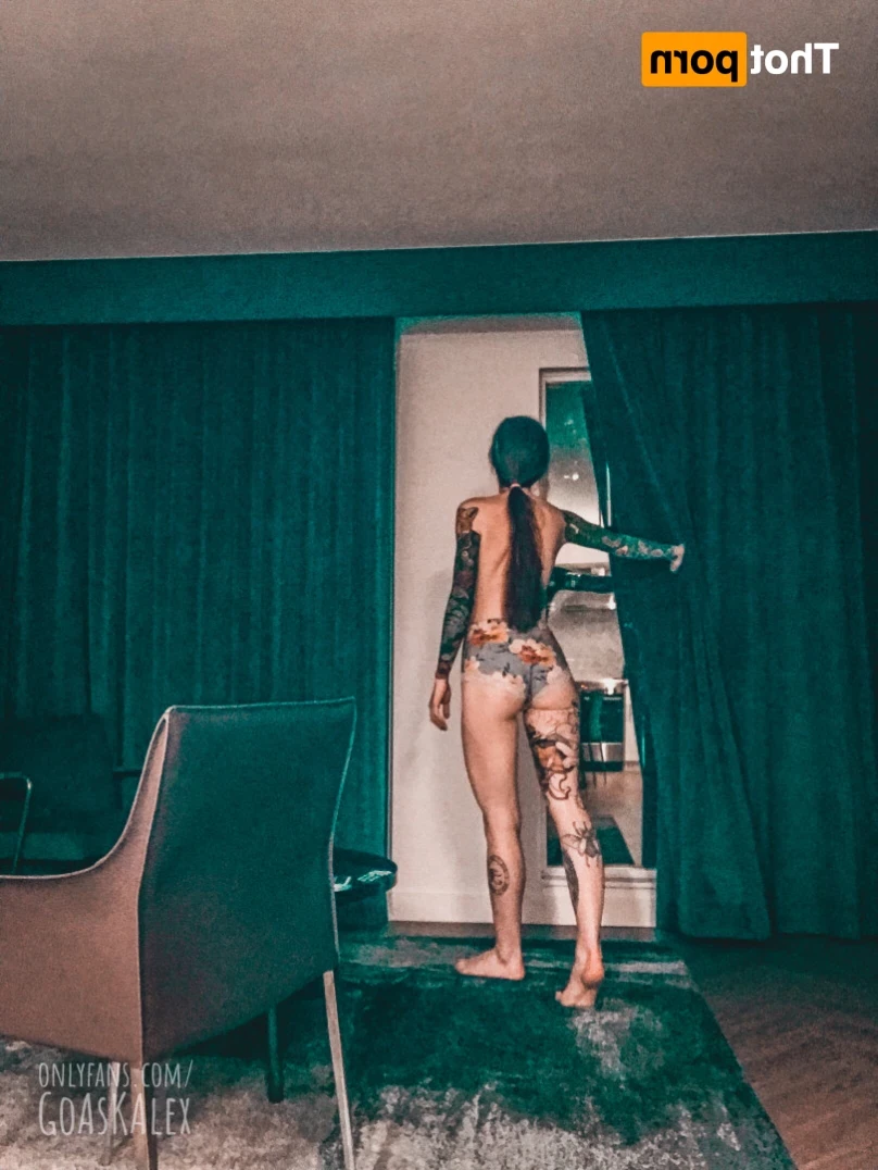 𝓈𝓂𝒶𝓁𝓁 𝓉𝒾𝓉𝓉𝓎 𝕘𝕠𝕥𝕙 𝕘𝕚𝕣𝕝𝕗𝕣𝕚𝕖𝕟𝕕 🦇 [ matildassecret ] Onlyfans leaked photo 13071318 on Hotleaks.tv