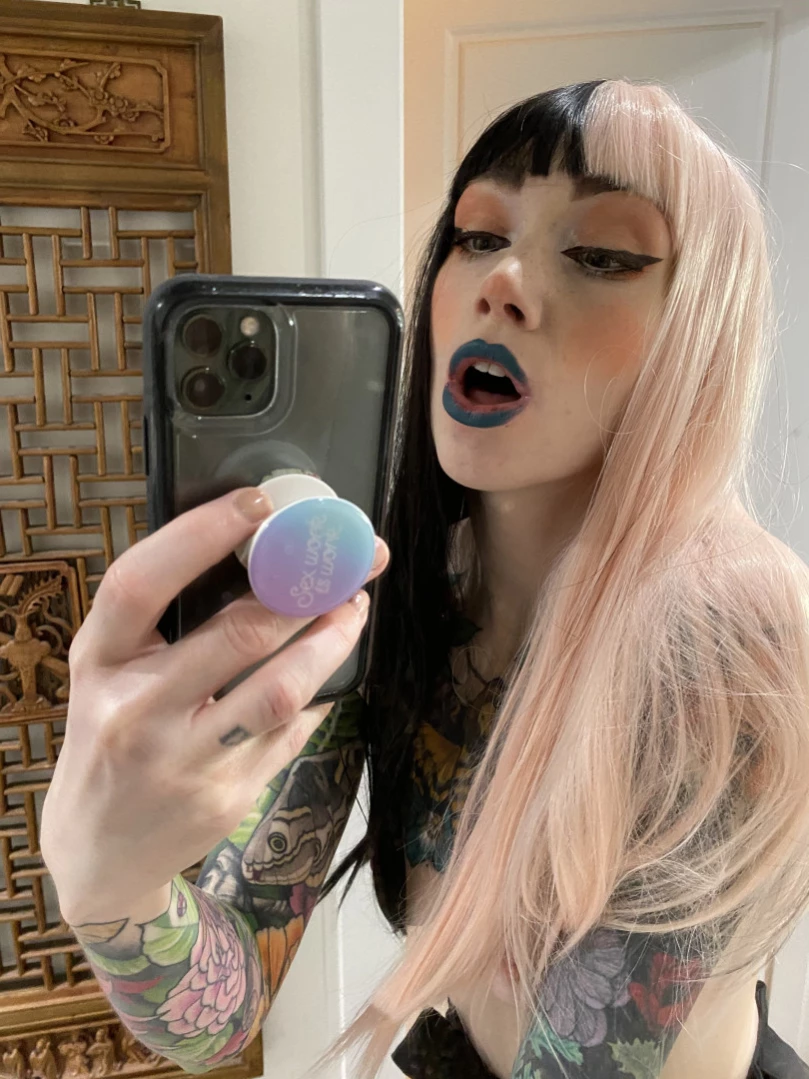𝓈𝓂𝒶𝓁𝓁 𝓉𝒾𝓉𝓉𝓎 𝕘𝕠𝕥𝕙 𝕘𝕚𝕣𝕝𝕗𝕣𝕚𝕖𝕟𝕕 🦇 [ matildassecret ] Onlyfans leaked photo 13071329 on Hotleaks.tv