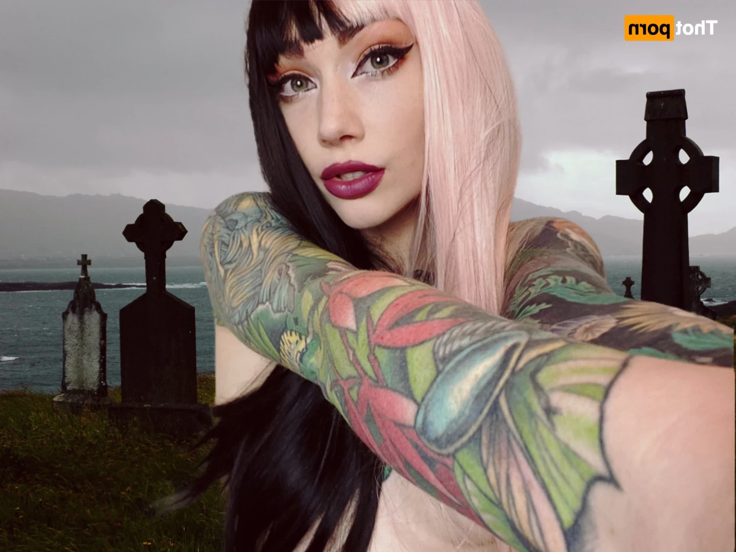 𝓈𝓂𝒶𝓁𝓁 𝓉𝒾𝓉𝓉𝓎 𝕘𝕠𝕥𝕙 𝕘𝕚𝕣𝕝𝕗𝕣𝕚𝕖𝕟𝕕 🦇 [ matildassecret ] Onlyfans leaked photo 13178252 on Hotleaks.tv