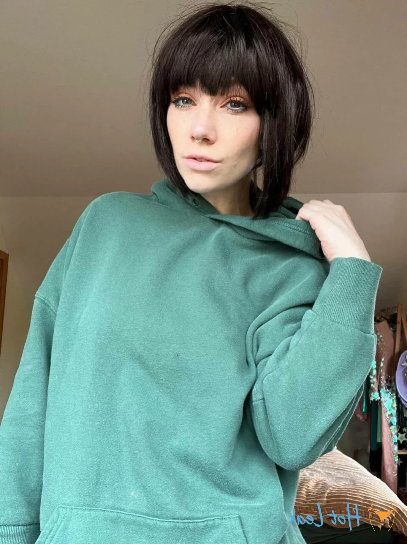 𝓈𝓂𝒶𝓁𝓁 𝓉𝒾𝓉𝓉𝓎 𝕘𝕠𝕥𝕙 𝕘𝕚𝕣𝕝𝕗𝕣𝕚𝕖𝕟𝕕 🦇 [ matildassecret ] Onlyfans leaked photo 13557031 on Hotleaks.tv