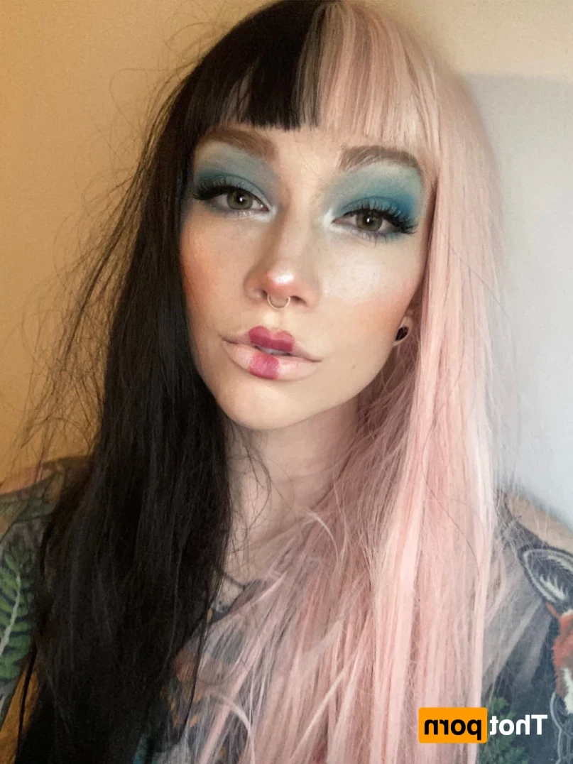 𝓈𝓂𝒶𝓁𝓁 𝓉𝒾𝓉𝓉𝓎 𝕘𝕠𝕥𝕙 𝕘𝕚𝕣𝕝𝕗𝕣𝕚𝕖𝕟𝕕 🦇 [ matildassecret ] Onlyfans leaked photo 13645223 on Hotleaks.tv