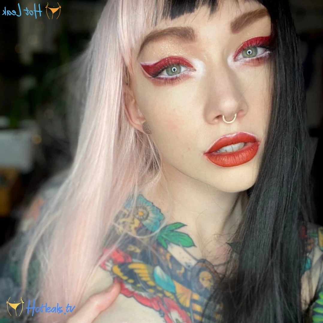 𝓈𝓂𝒶𝓁𝓁 𝓉𝒾𝓉𝓉𝓎 𝕘𝕠𝕥𝕙 𝕘𝕚𝕣𝕝𝕗𝕣𝕚𝕖𝕟𝕕 🦇 [ matildassecret ] Onlyfans leaked photo 13664006 on Hotleaks.tv