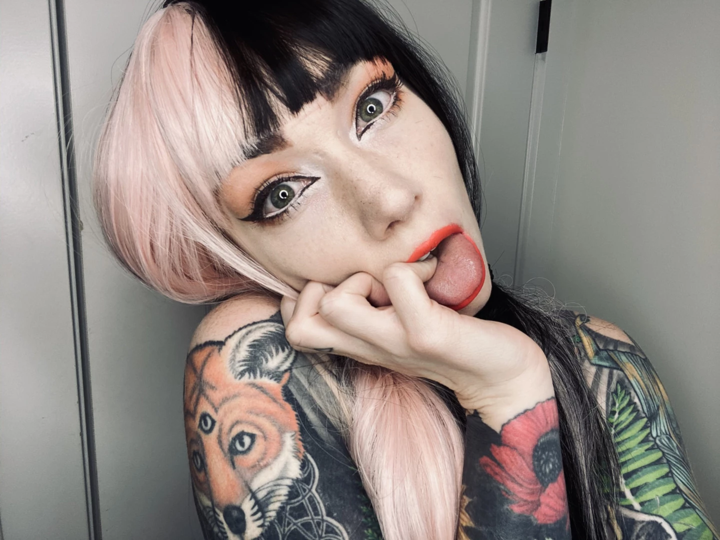 𝓈𝓂𝒶𝓁𝓁 𝓉𝒾𝓉𝓉𝓎 𝕘𝕠𝕥𝕙 𝕘𝕚𝕣𝕝𝕗𝕣𝕚𝕖𝕟𝕕 🦇 [ matildassecret ] Onlyfans leaked photo 14108428 on Hotleaks.tv