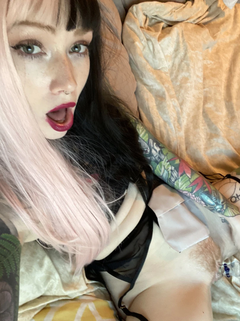 𝓈𝓂𝒶𝓁𝓁 𝓉𝒾𝓉𝓉𝓎 𝕘𝕠𝕥𝕙 𝕘𝕚𝕣𝕝𝕗𝕣𝕚𝕖𝕟𝕕 🦇 [ matildassecret ] Onlyfans leaked photo 14213312 on Hotleaks.tv